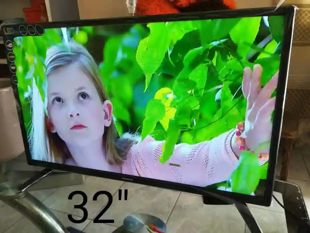 32 Inch ordinary Samsung TV
