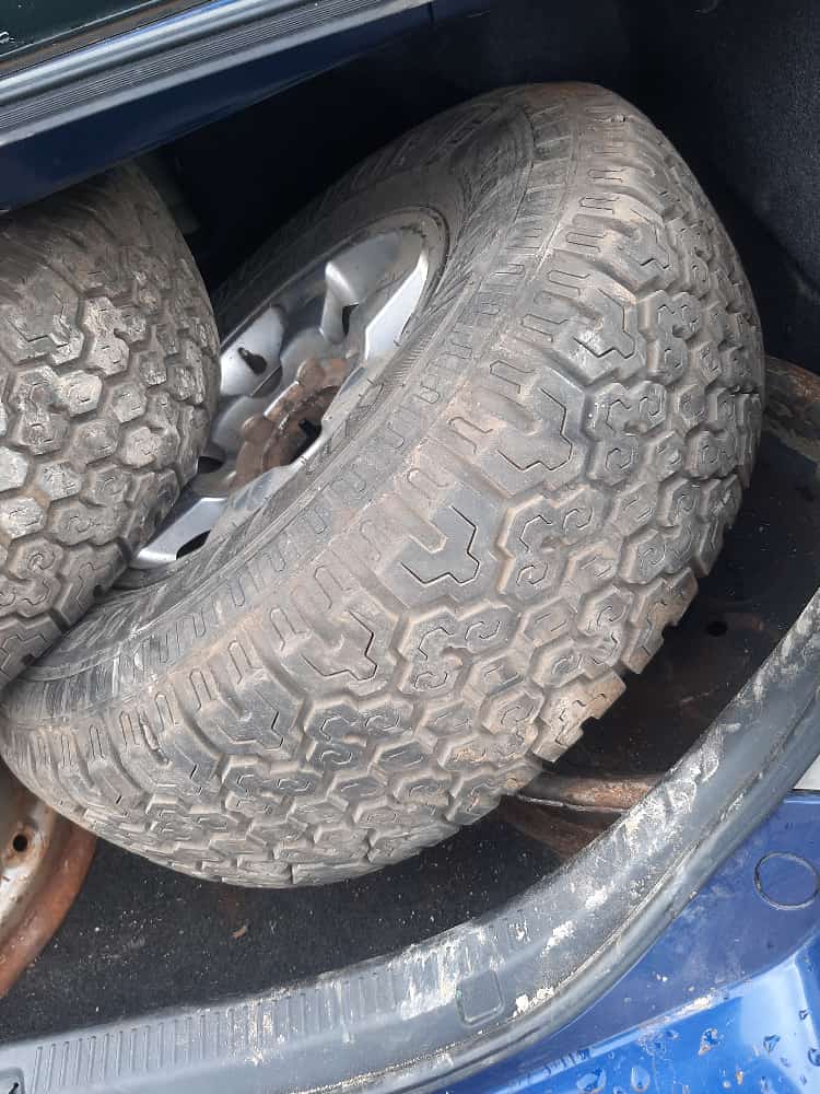 5x15inch Tyres with MEGS