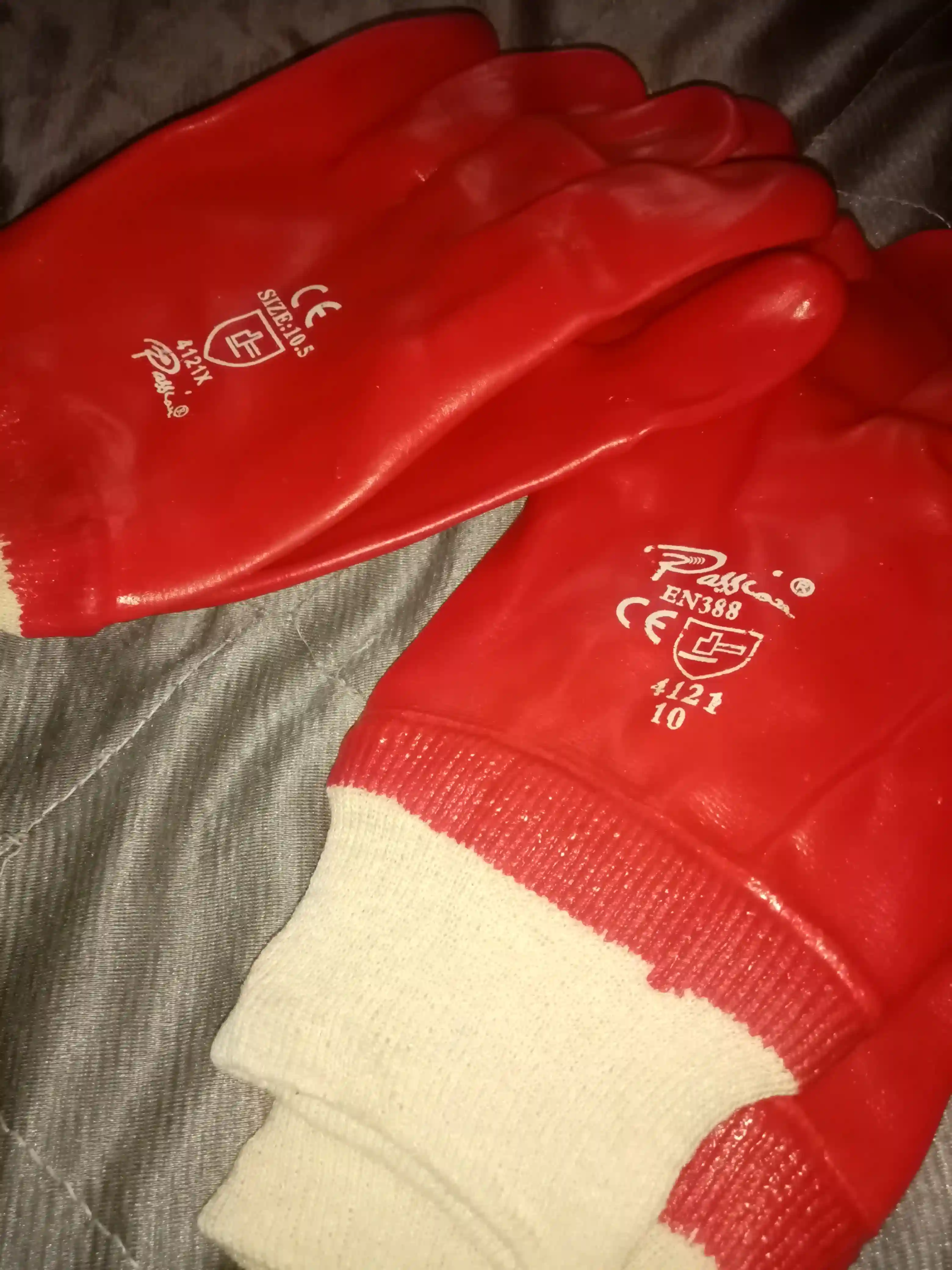 PVC GLOVES
