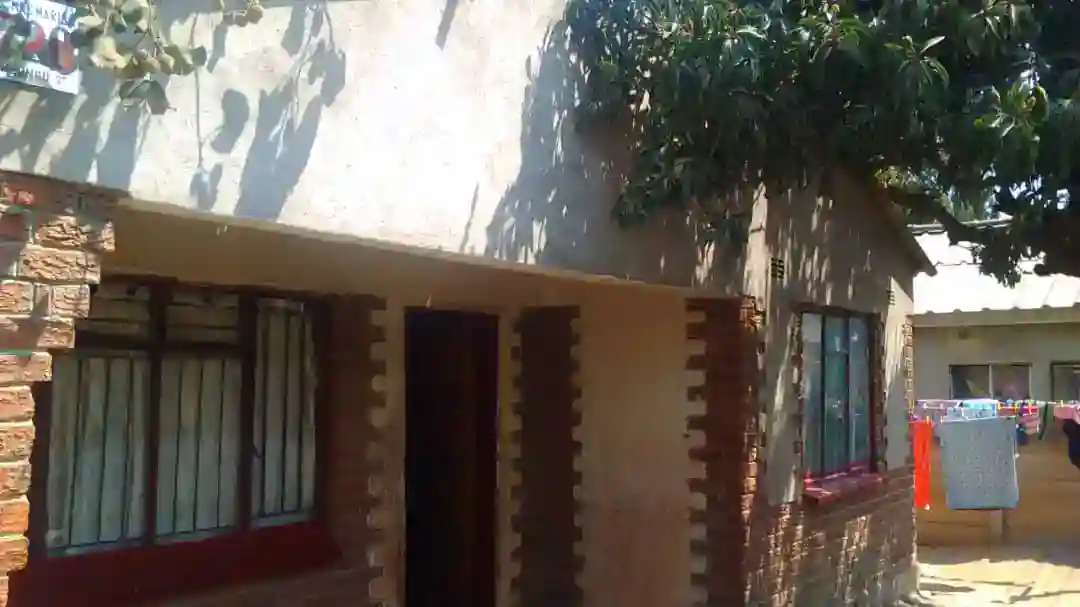 6 Bedroom house for sale in Chitungiza St Mary's