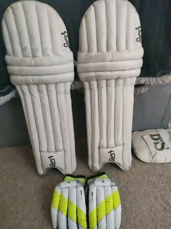 Cricket Pads and Gloves Zimbabwe