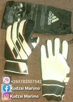Goalkeeper gloves