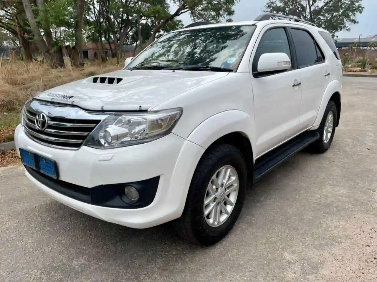 hilux suv
