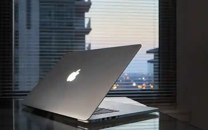 MacBook