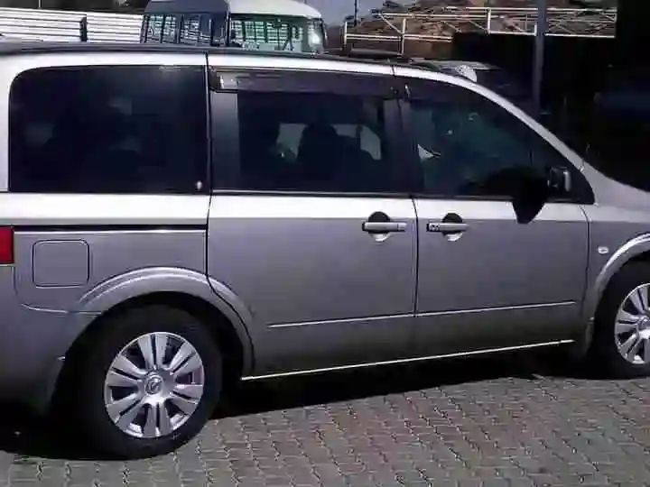 Nissan Lafesta