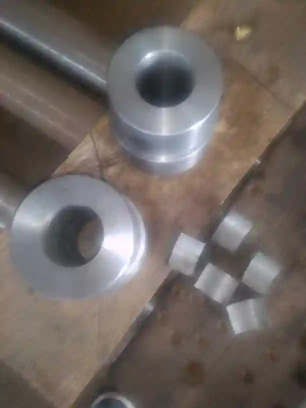 Stamp mill liner bases and Gibbs
