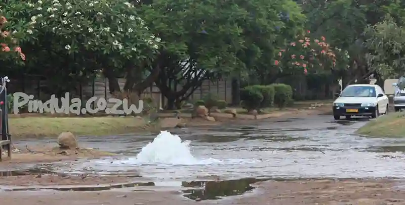 100 Litres Of Water Being Sold For R150 As Beitbridge Town Runs Dry Due To Water Pipe Burst