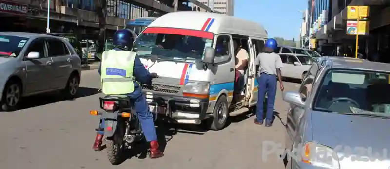 4 pupils injured after police chase kombi into ditch, police allegedly flee scene