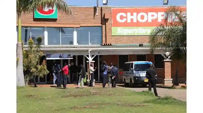 Armed Robbers Raid Choppies Supermarket