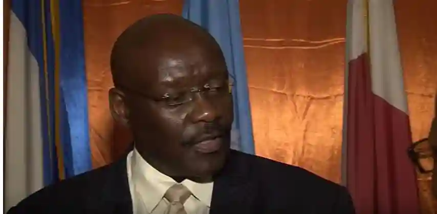 "Avoid Handshakes, But Greet Each Other Using Fists Or Elbows": Parirenyatwa