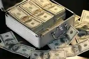 Bank Workers Demand Salaries In US Dollars