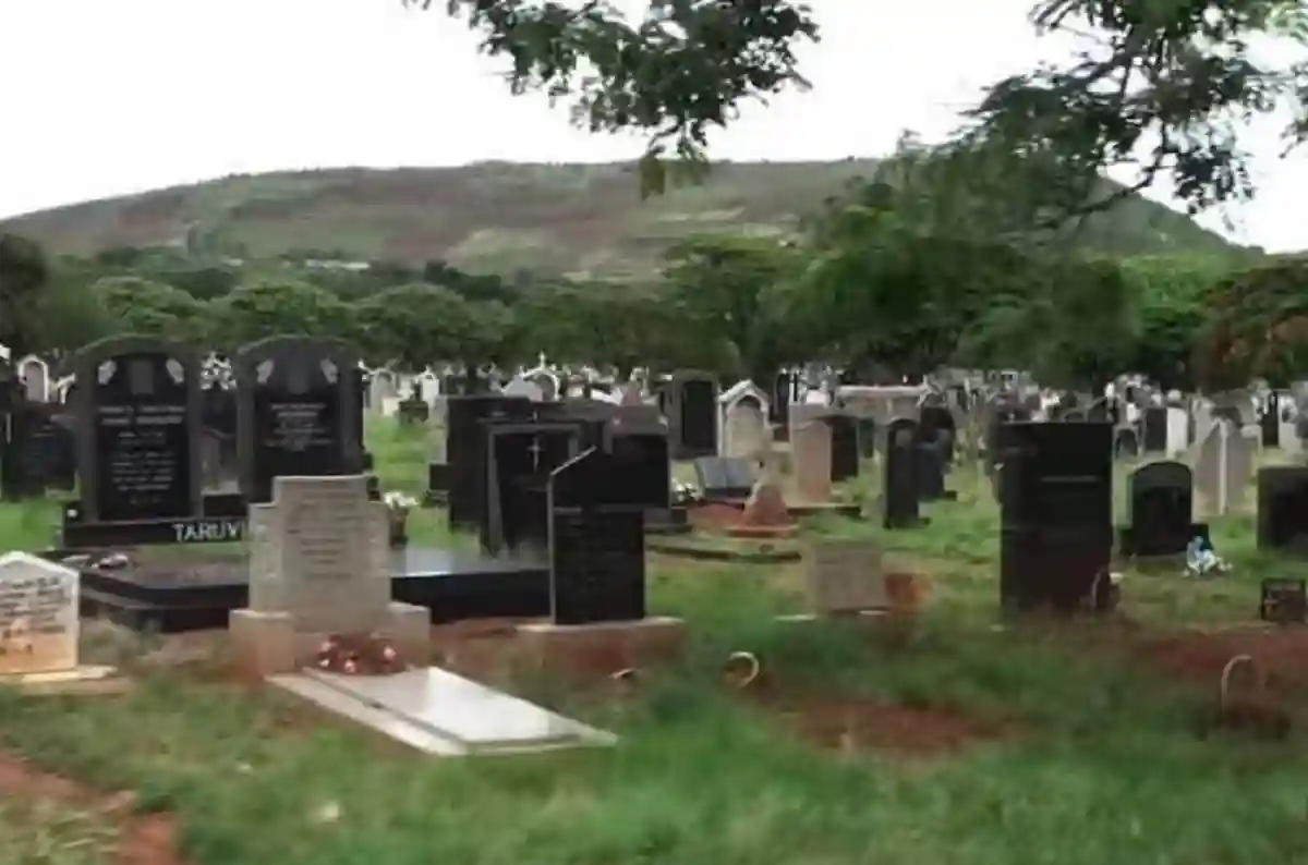 Bulawayo Mulls Banning Mourners From Cemeteries