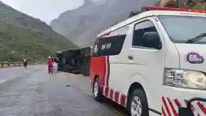 Bus Carrying Zimbabweans Overturns In South Africa, 38 People Injured