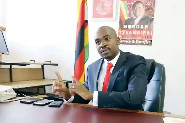 Chamisa Urges Govt To Pay Civil Servants In US Dollars, Warns Chiwenga Against Threatening Professionals