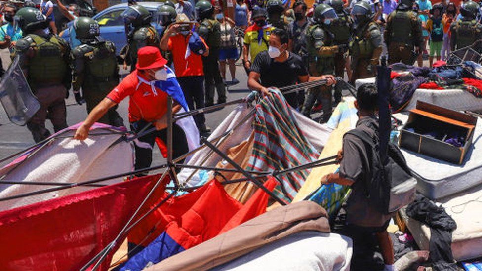 Chileans protest against Venezuelan migrants