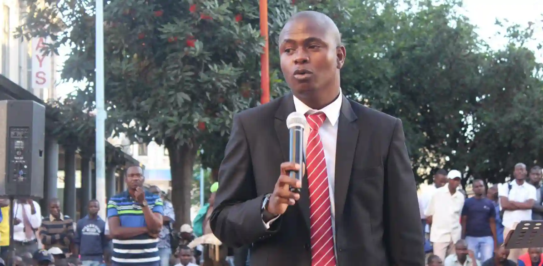 "Cowardly Chamisa Doesn't Deserve The Position He's Occupying" - Talent Chiwenga