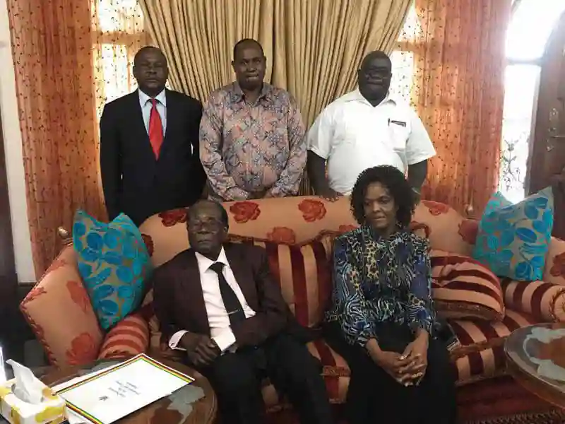 Gono played key role in Mugabe resignation, Comments on leaked picture with Grace & Bob