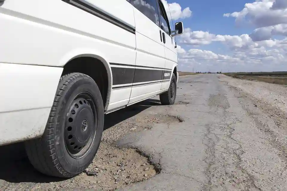 Government declares Harare's “untrafficable’’ roads a state of disaster