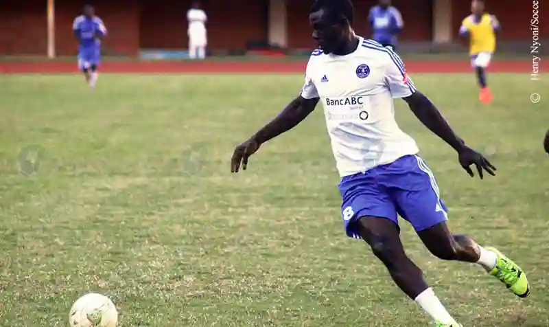 Kaizer Chiefs interested in Dynamos striker Ntouba