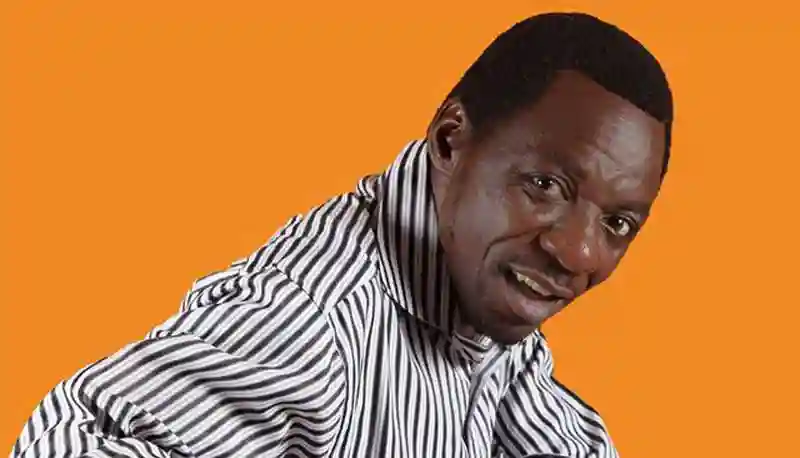 Macheso fails to play guitar at family show due to injured finger