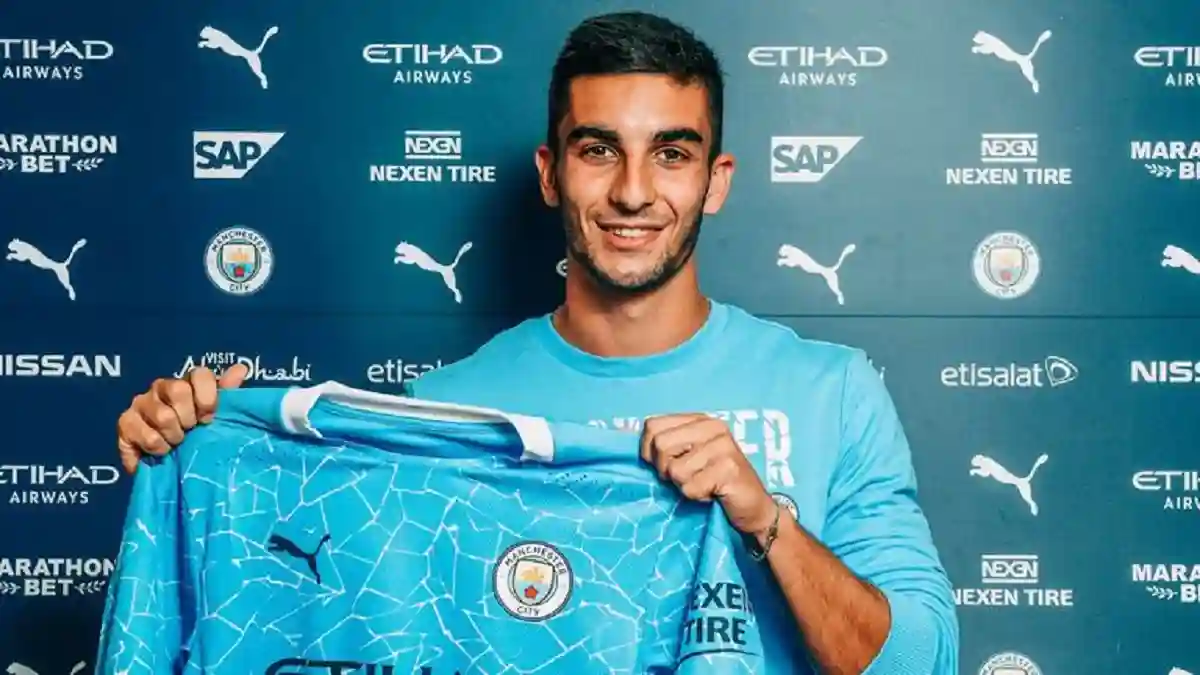 Manchester City Make First Summer Signing