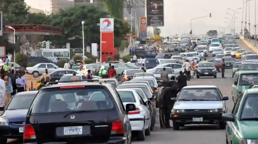 Motorists Should Expect Longer Fuel Queues Before Situation Stabilises, Report Claims