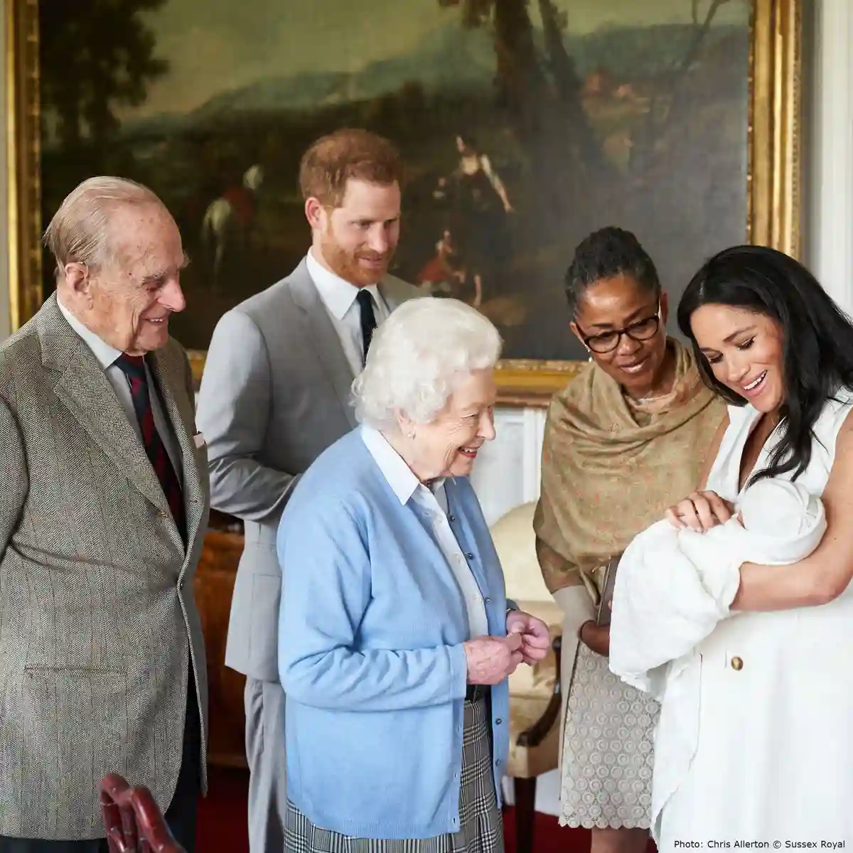 PICTURE: Queen Elizabeth Receives Newborn Great-grandson Archie Harrison Mountbatten-Windsor.