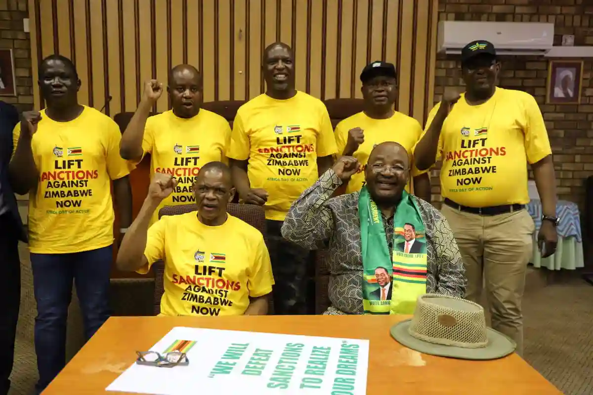PICTURES: Obert Mpofu Meets ANC's Magashule On Anti-sanctions Day