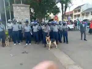 Police Block CCC Rally At Nhakiwa Business Centre, Uzumba