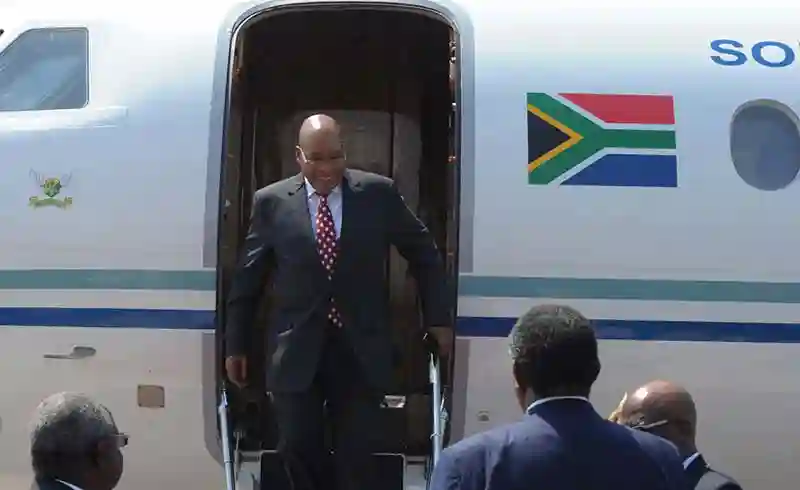 President Jacob Zuma arrives in Zimbabwe for Zimbabwe-South Africa Bi-Annual Commision