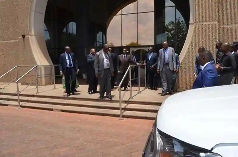 President Mugabe presents cars to war veterans