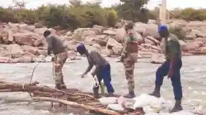 Security Agents Demolish Makeshift Footbridge Across Limpopo River