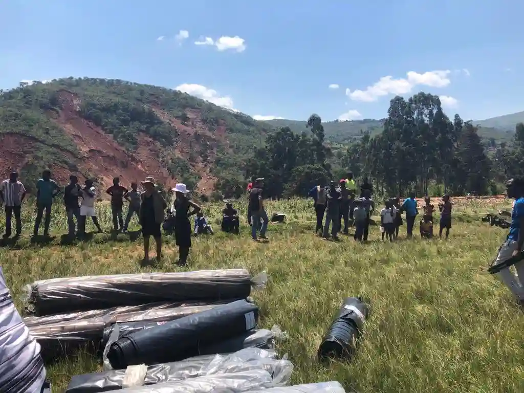 Soldiers Stop ZANU PF Officials From Taking Over Distributing Idai Relief Aid -Report