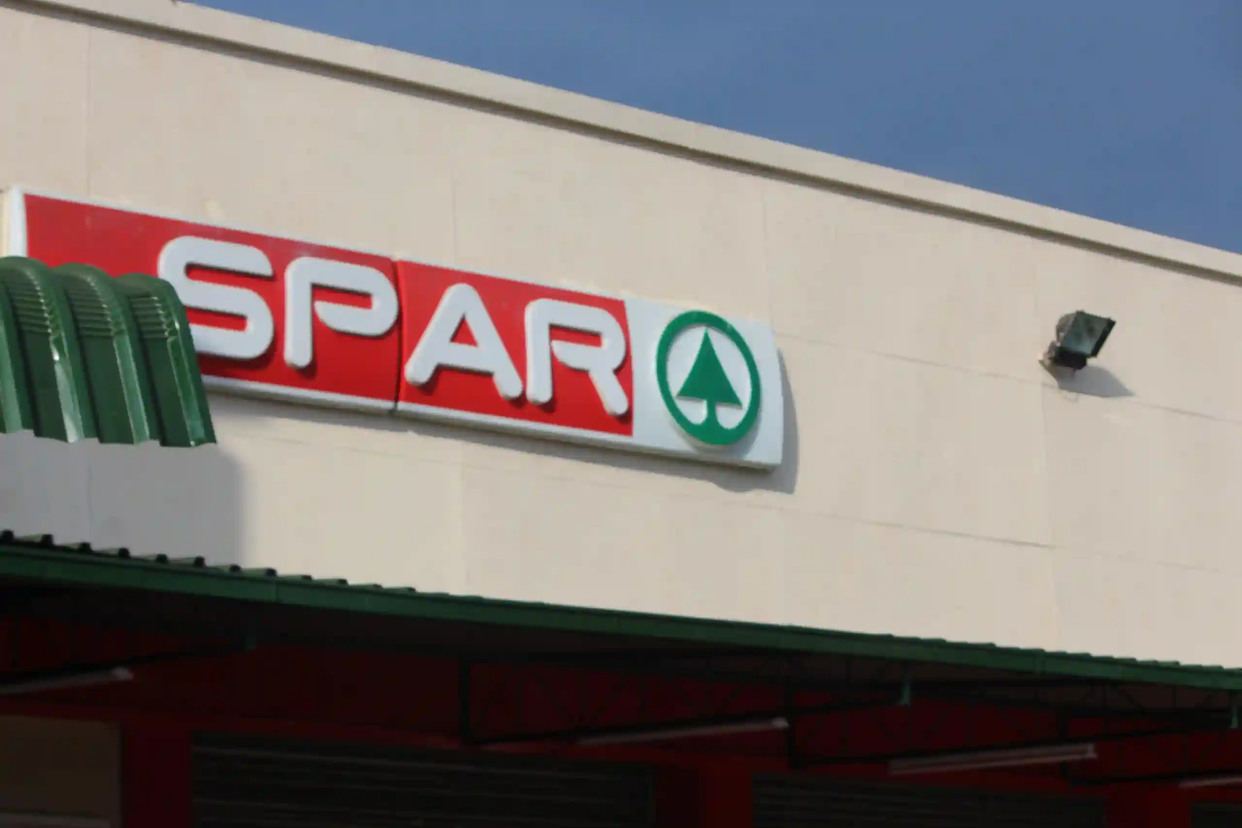 SPAR Zimbabwe Offering Carrier Bags Made Of Recycled Milk Cartons