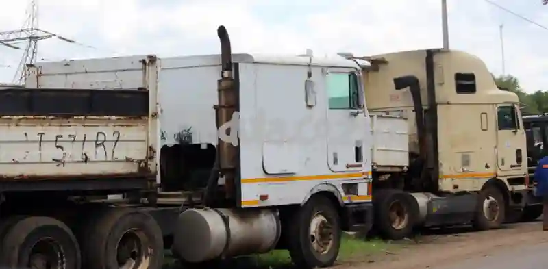 Truck drivers block Beitbridge Border post in protest