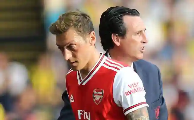 Unai Emery: Dropping Mesut Ozil A Collective Club Decision