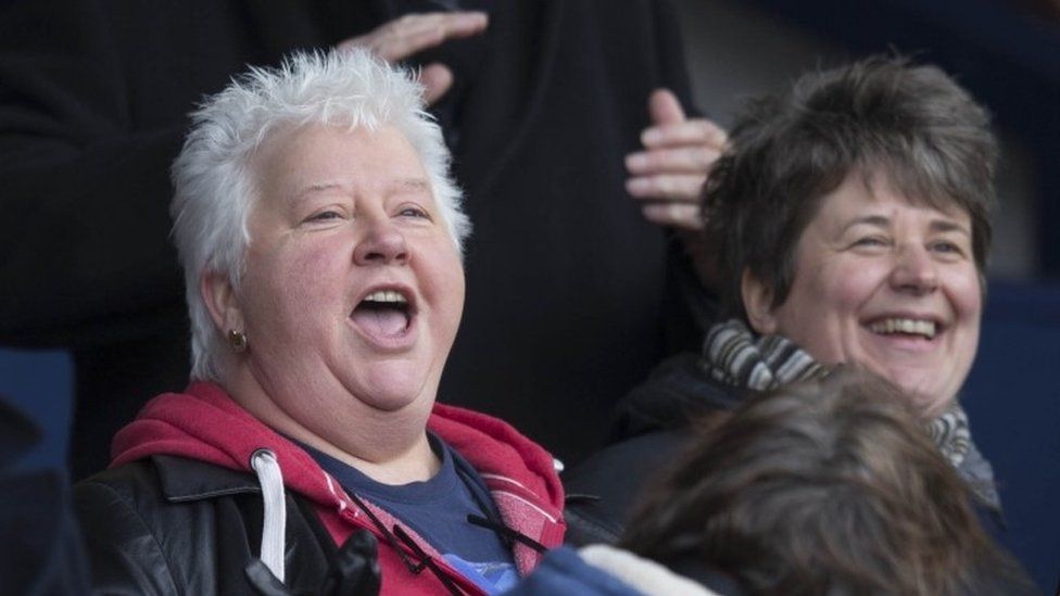 Val McDermid ends Raith Rovers support over David Goodwillie deal