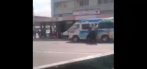 Video: Man's leg run over by kombi after scuffle with ZRP traffic cops