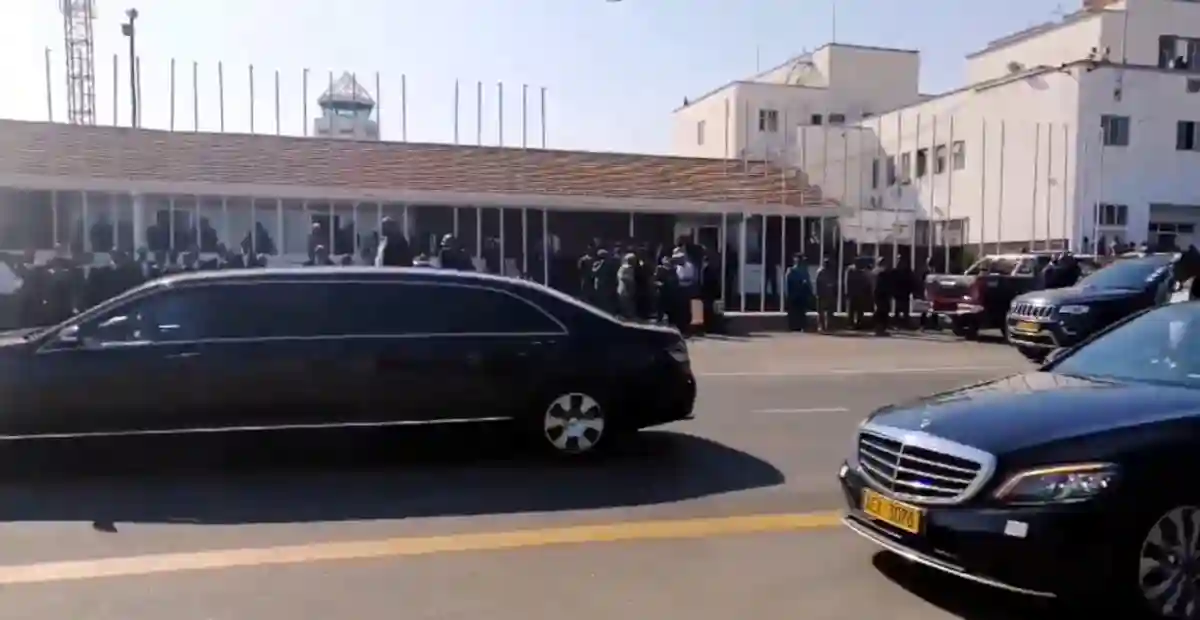 WATCH: Mnangagwa And His Security At Arrival Of Mugabe's Body In Harare