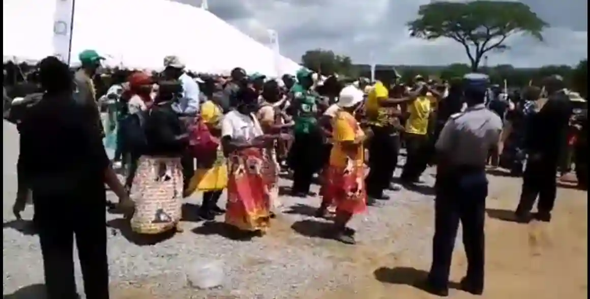 WATCH: ZANU PF Crowd Violates Lockdown In Nyamandlovu