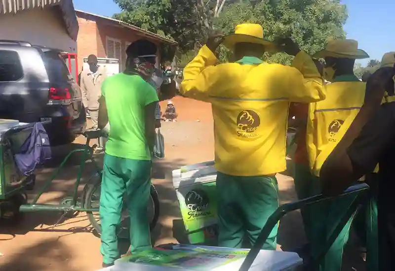 ZITF: Ice Cream Vendors With Yellow Jackets And Hats Barred - MP
